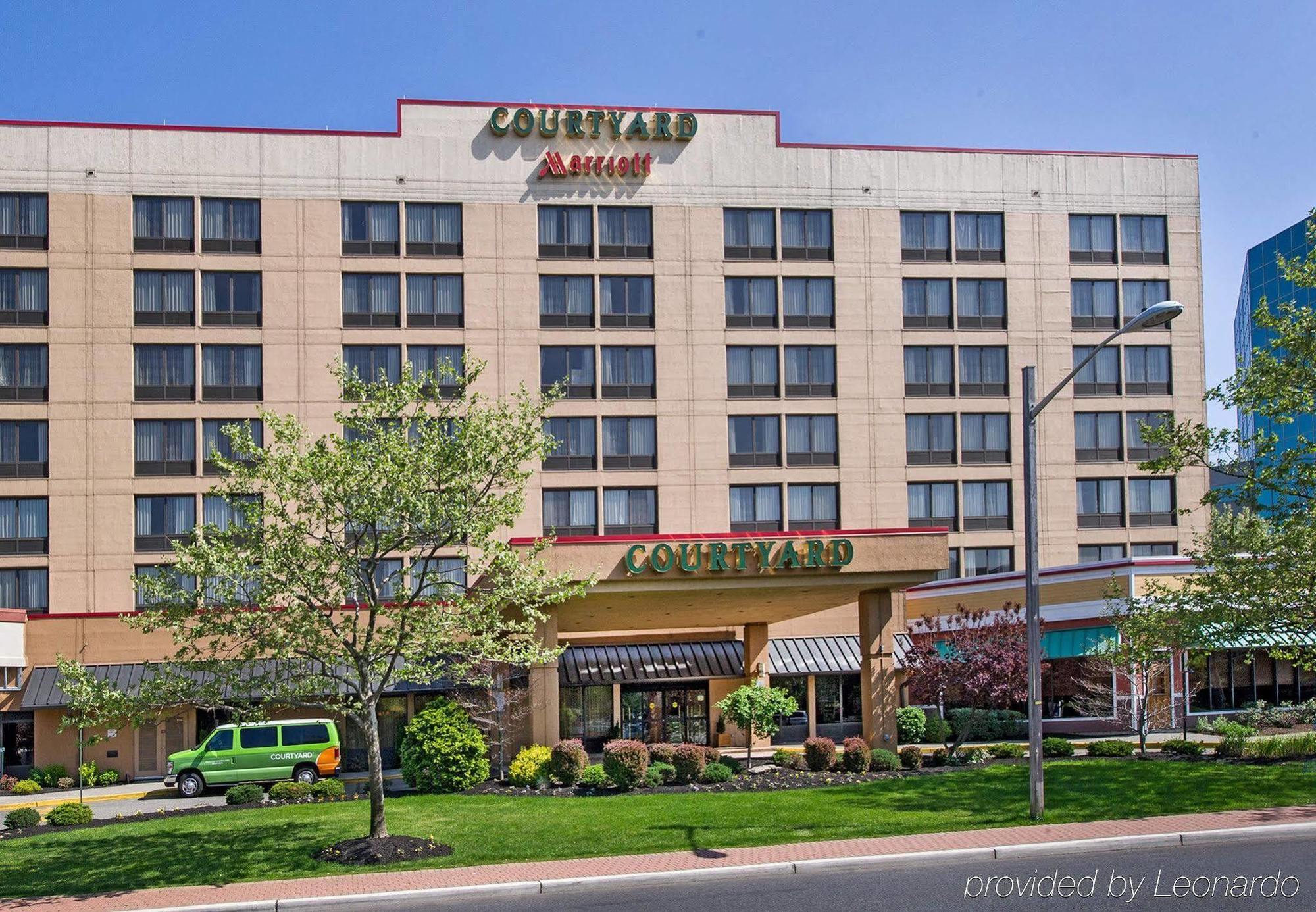 Готель Courtyard By Marriott Secaucus Meadowlands Екстер'єр фото