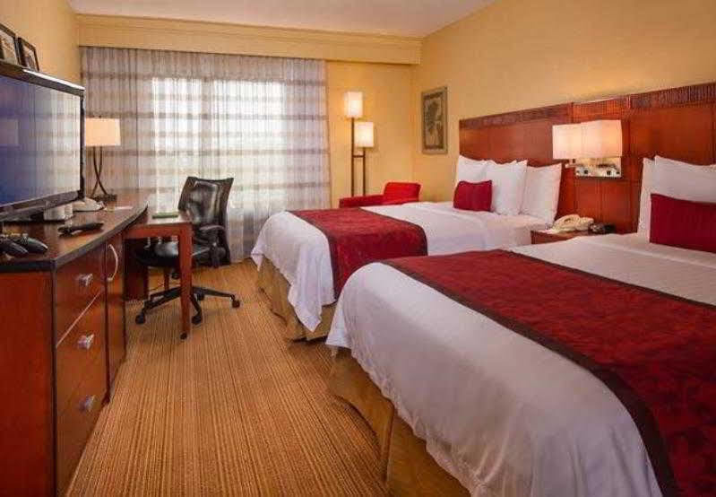 Готель Courtyard By Marriott Secaucus Meadowlands Екстер'єр фото