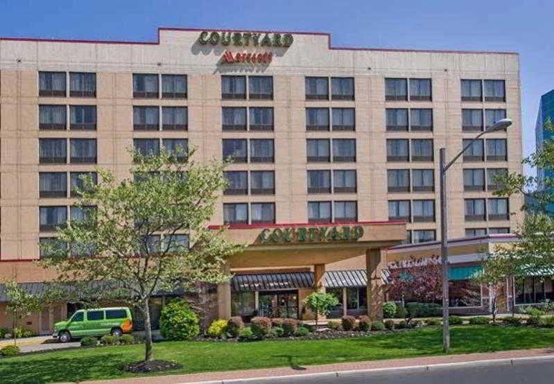 Готель Courtyard By Marriott Secaucus Meadowlands Екстер'єр фото